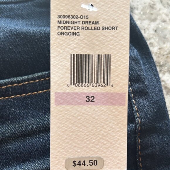 Jessica Simpson Forever Rolled Short Midnight Dream Dark Denim Jean Size 32 NWTs - Picture 7 of 8